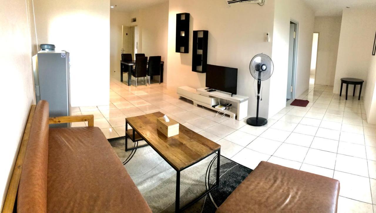 Queen Victoria Apartment Batam Luaran gambar