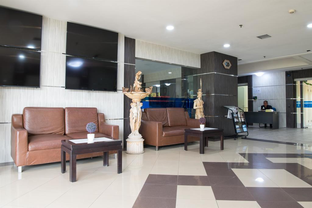 Queen Victoria Apartment Batam Luaran gambar