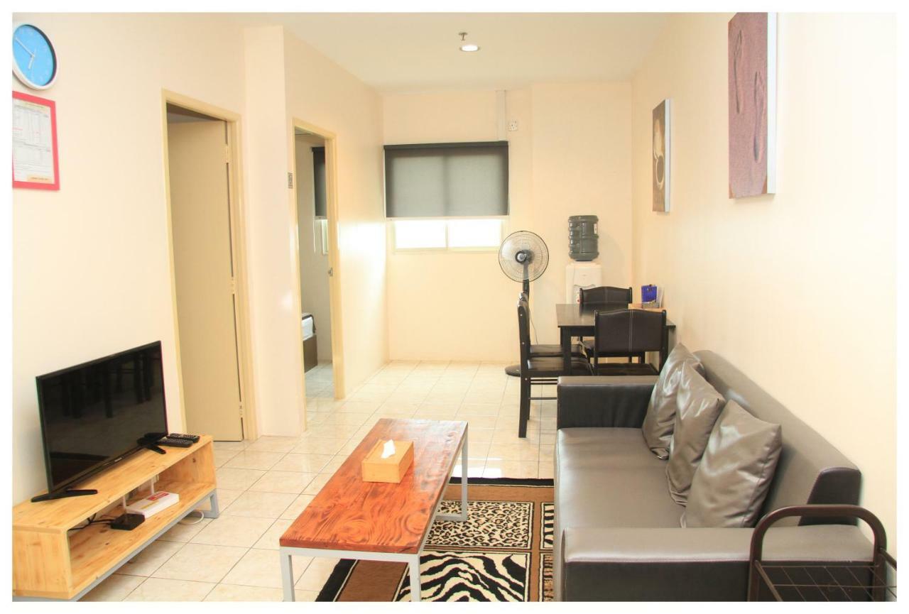 Queen Victoria Apartment Batam Luaran gambar