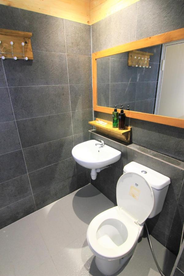 Queen Victoria Apartment Batam Luaran gambar