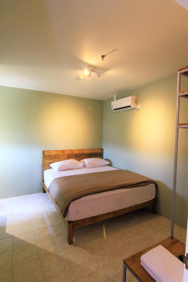 Queen Victoria Apartment Batam Luaran gambar