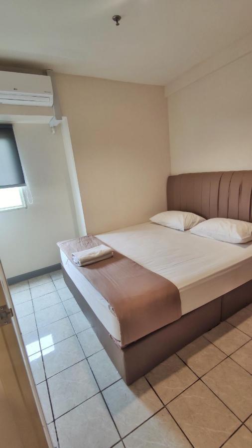 Queen Victoria Apartment Batam Luaran gambar